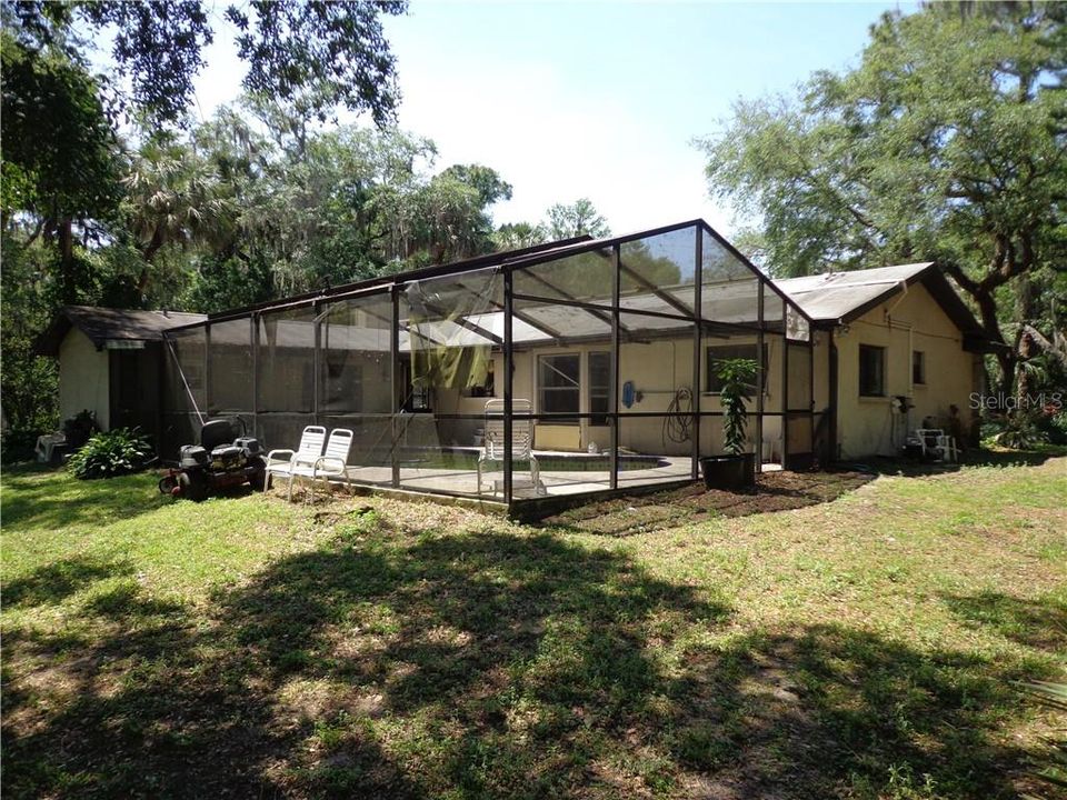 Recently Sold: $300,000 (3 beds, 2 baths, 1502 Square Feet)