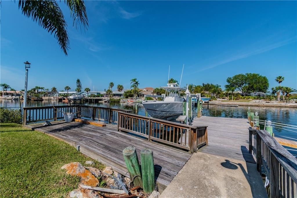 Recently Sold: $949,000 (3 beds, 3 baths, 2467 Square Feet)
