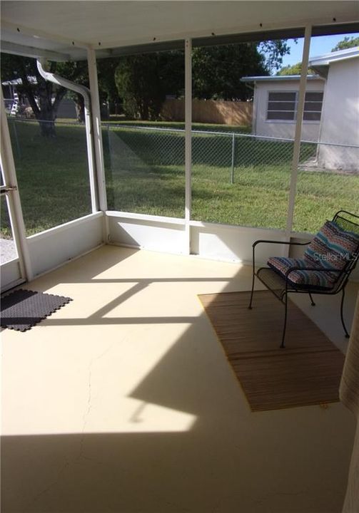 Screened patio attached to lanai