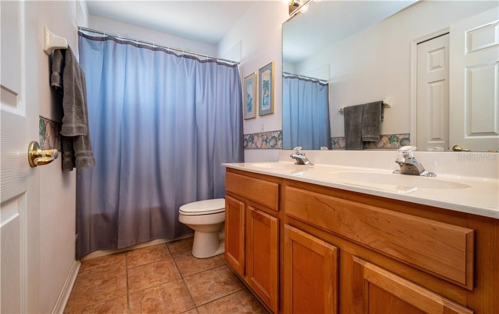 最近售出: $415,000 (4 贝兹, 2 浴室, 2175 平方英尺)