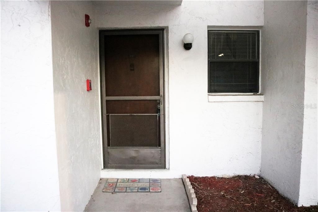 Recently Sold: $172,000 (2 beds, 2 baths, 955 Square Feet)