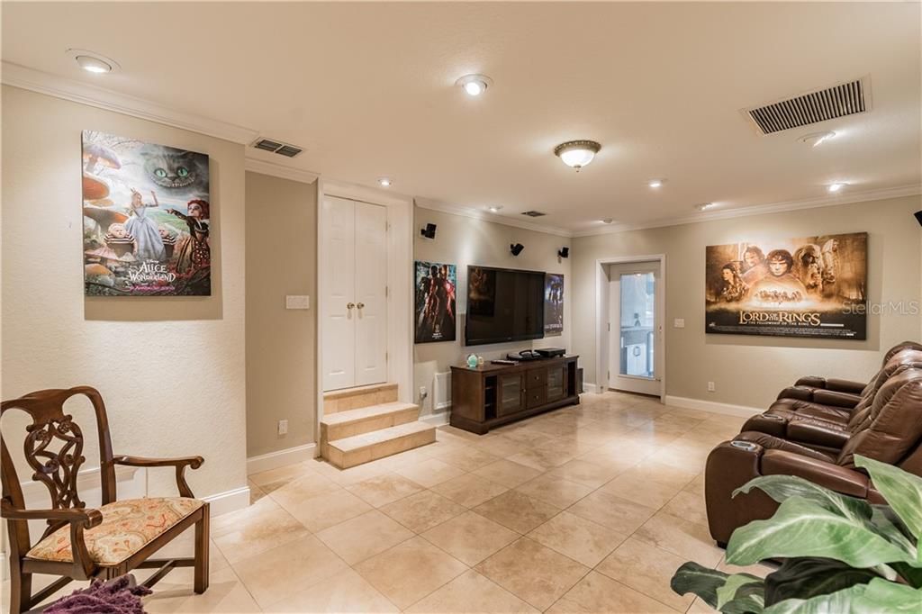 Recently Sold: $850,000 (3 beds, 3 baths, 3158 Square Feet)