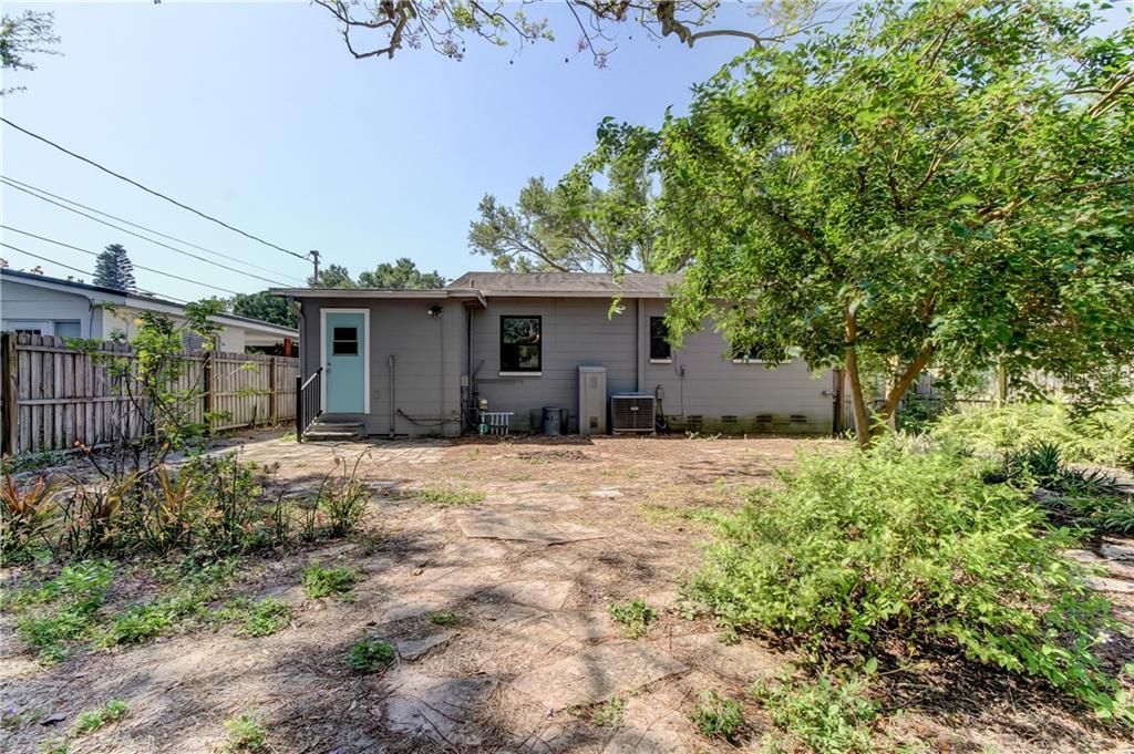 Recently Sold: $224,900 (2 beds, 1 baths, 772 Square Feet)