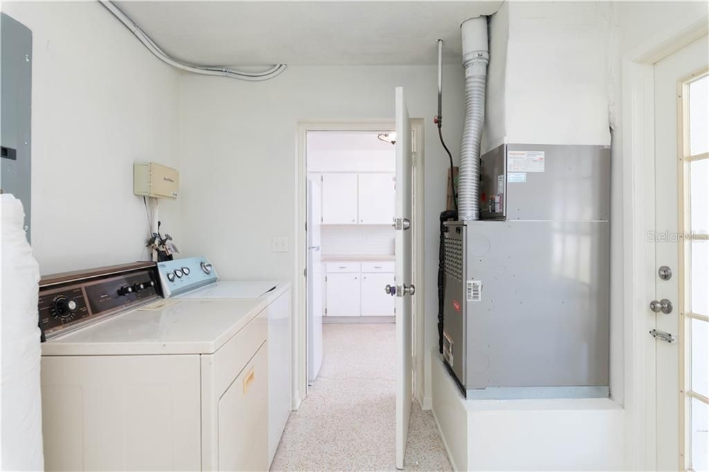 Recently Sold: $159,000 (2 beds, 2 baths, 1218 Square Feet)