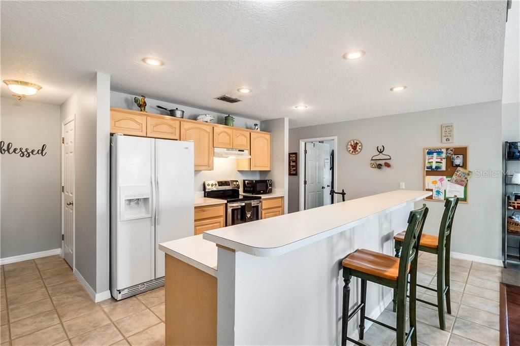 Recently Sold: $450,000 (3 beds, 2 baths, 1756 Square Feet)