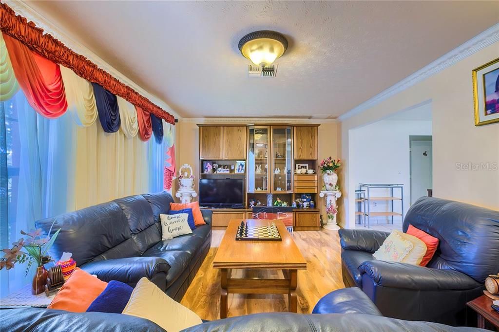 Recently Sold: $259,900 (3 beds, 2 baths, 1784 Square Feet)