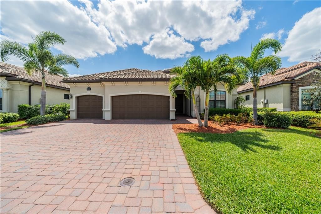 Recently Sold: $750,000 (4 beds, 2 baths, 2251 Square Feet)