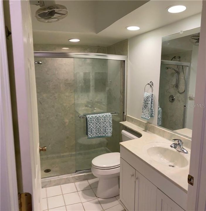 最近售出: $309,000 (2 贝兹, 2 浴室, 1235 平方英尺)