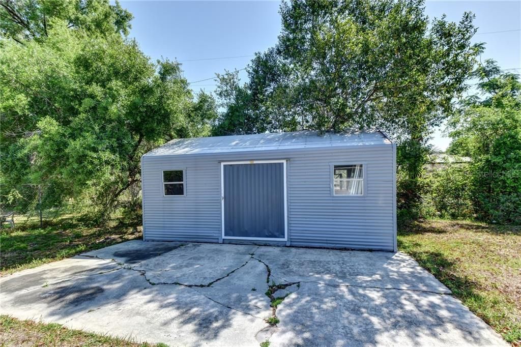 Recently Sold: $217,500 (3 beds, 2 baths, 1452 Square Feet)