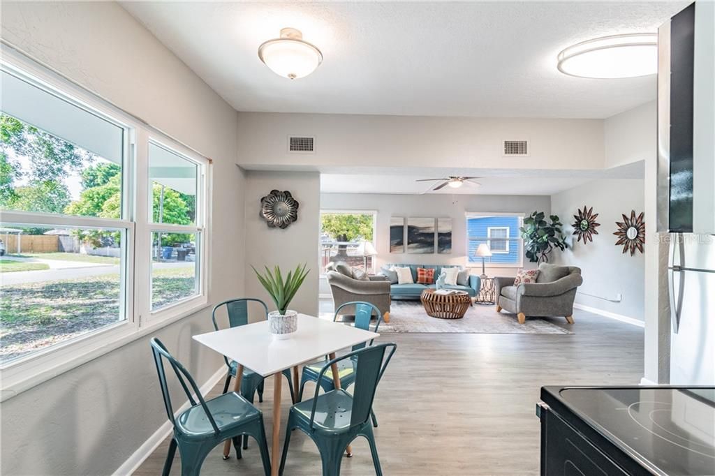 Recently Sold: $252,000 (3 beds, 1 baths, 1044 Square Feet)