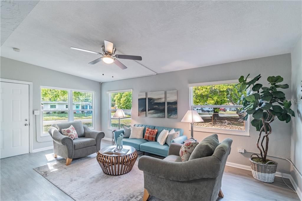 Recently Sold: $252,000 (3 beds, 1 baths, 1044 Square Feet)