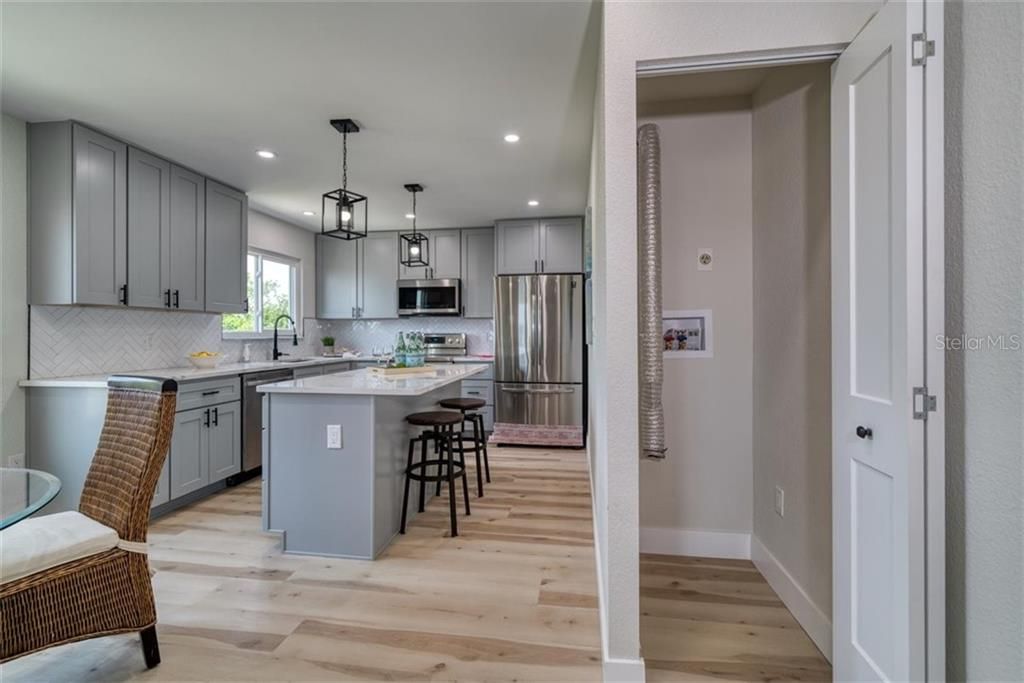 Recently Sold: $679,000 (2 beds, 2 baths, 1010 Square Feet)