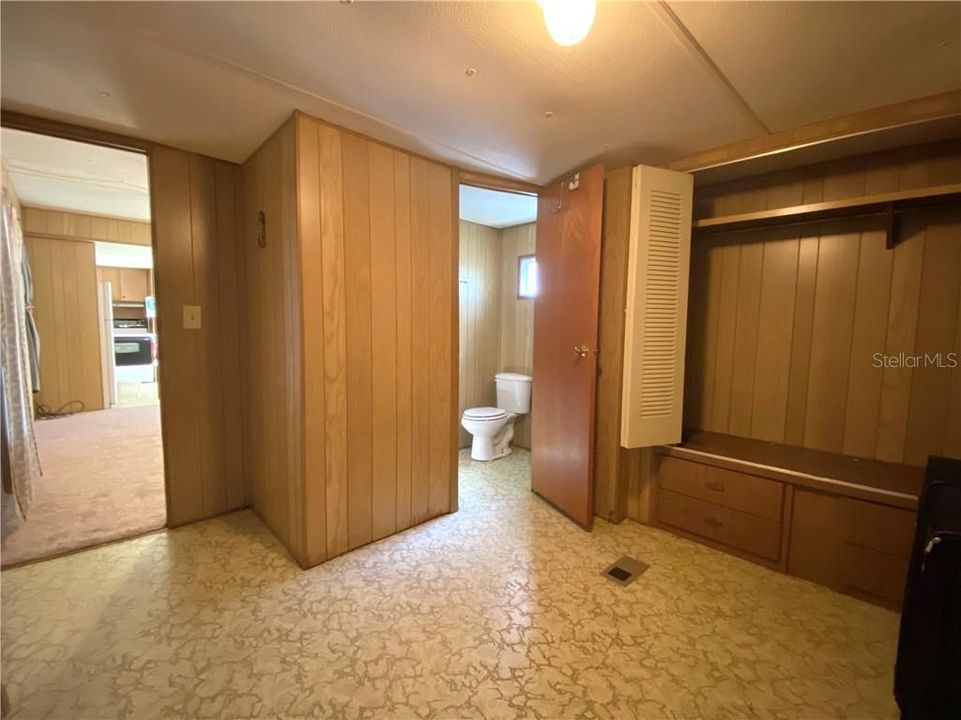 Vendido Recientemente: $49,900 (2 camas, 2 baños, 832 Pies cuadrados)