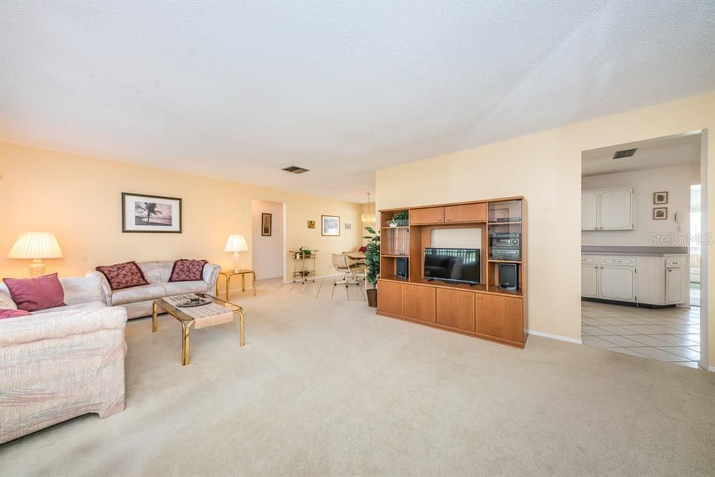 Recently Sold: $275,000 (2 beds, 2 baths, 1728 Square Feet)