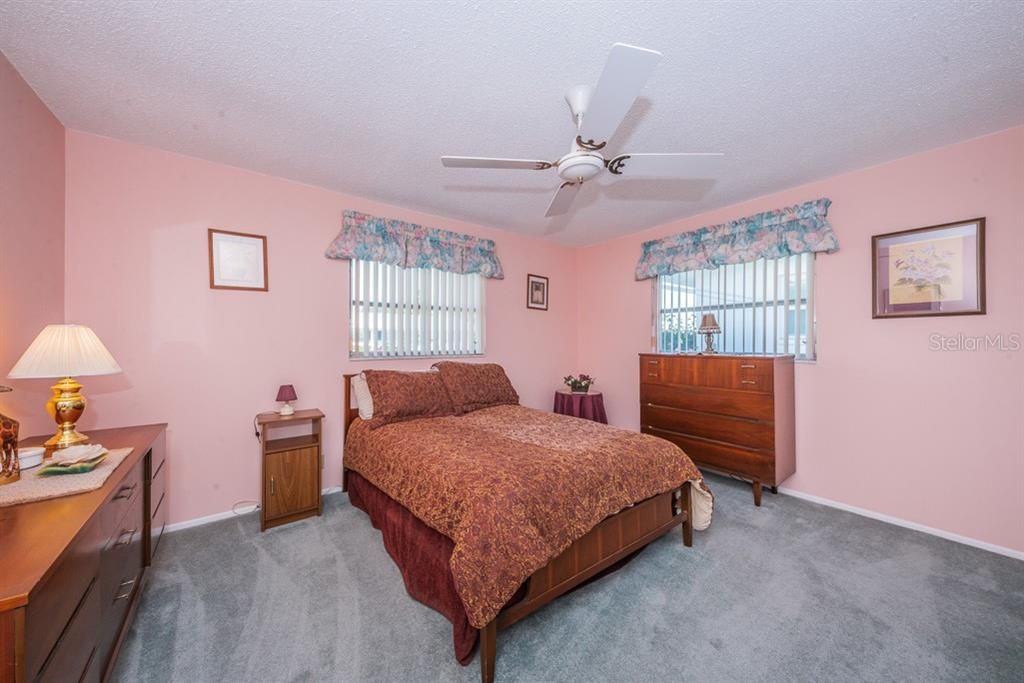Recently Sold: $275,000 (2 beds, 2 baths, 1728 Square Feet)