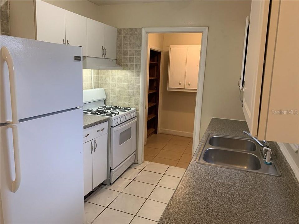 Recently Rented: $1,225 (3 beds, 1 baths, 1049 Square Feet)