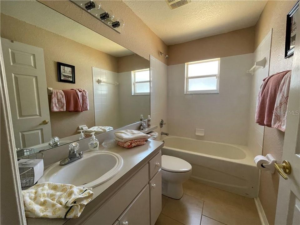 最近售出: $209,900 (3 贝兹, 2 浴室, 1491 平方英尺)