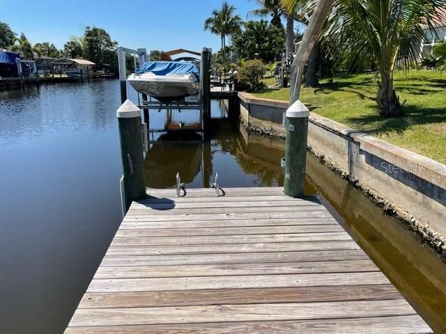 出租: $4,000 (2 贝兹, 2 浴室, 1393 平方英尺)