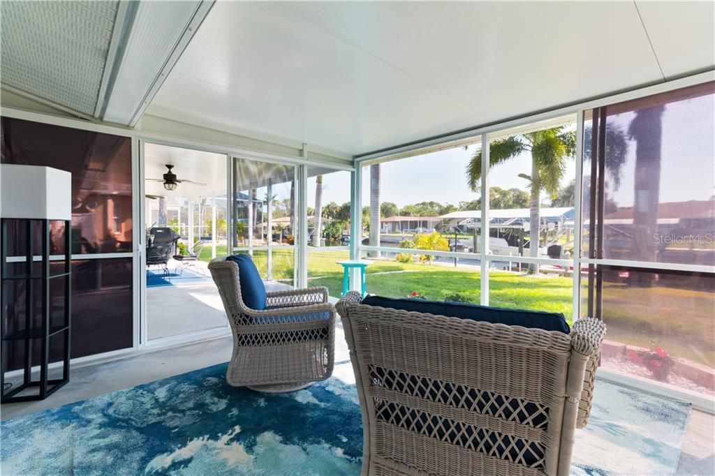 出租: $4,000 (2 贝兹, 2 浴室, 1393 平方英尺)