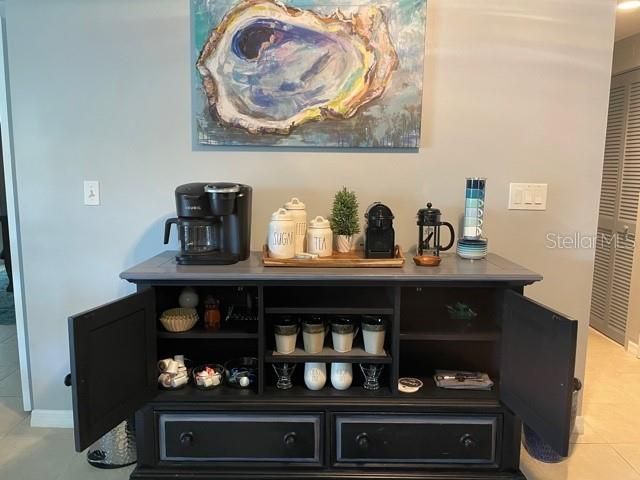 出租: $4,000 (2 贝兹, 2 浴室, 1393 平方英尺)