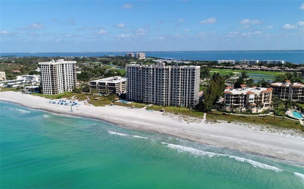 Recently Sold: $1,495,000 (2 beds, 2 baths, 1470 Square Feet)