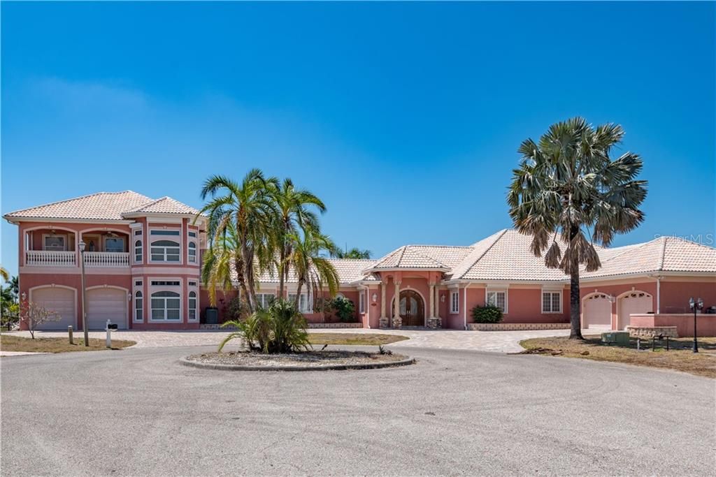 Recently Sold: $2,599,000 (8 beds, 7 baths, 7975 Square Feet)