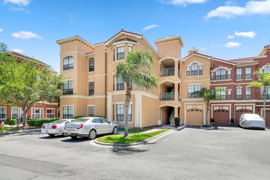 Recently Sold: $420,000 (3 beds, 2 baths, 1453 Square Feet)