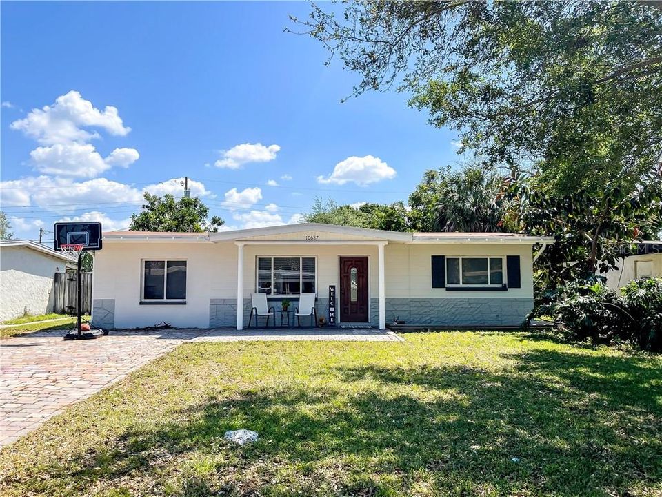 Recently Sold: $235,000 (3 beds, 1 baths, 989 Square Feet)