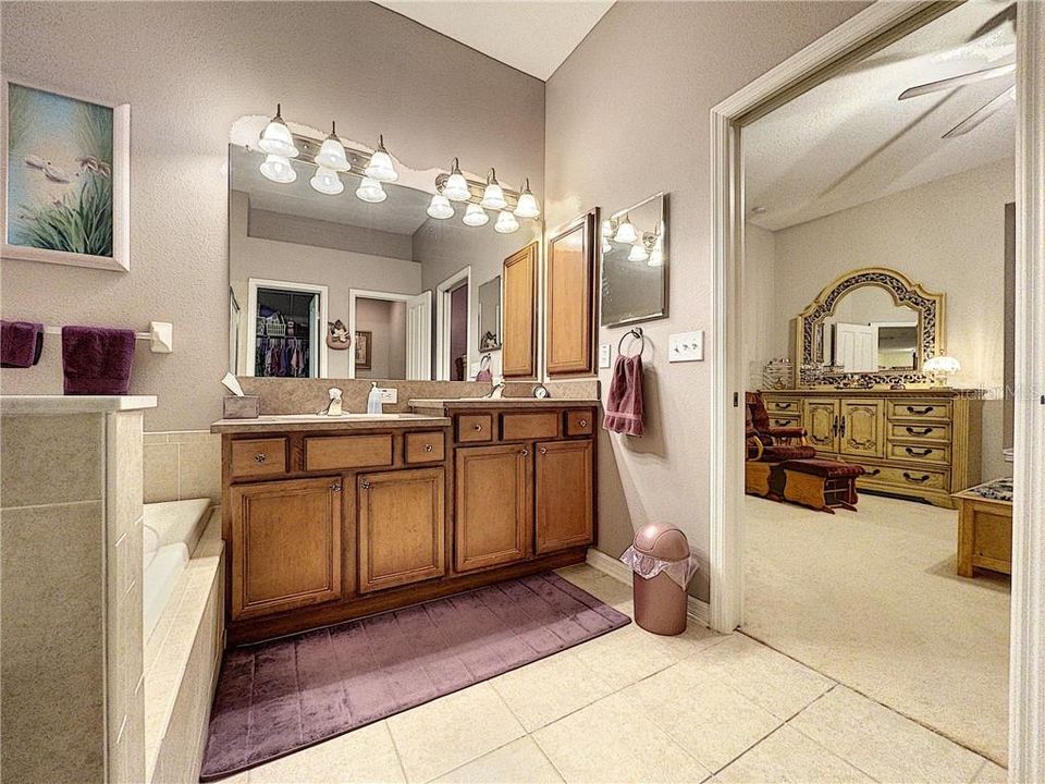 最近售出: $248,000 (2 贝兹, 2 浴室, 1455 平方英尺)