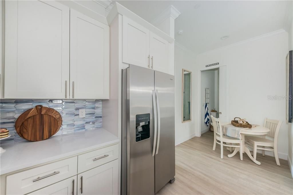 Recently Sold: $233,675 (2 beds, 2 baths, 800 Square Feet)