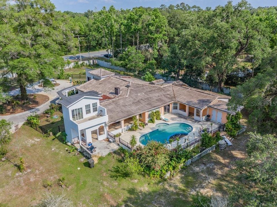 Recently Sold: $899,000 (5 beds, 4 baths, 4400 Square Feet)