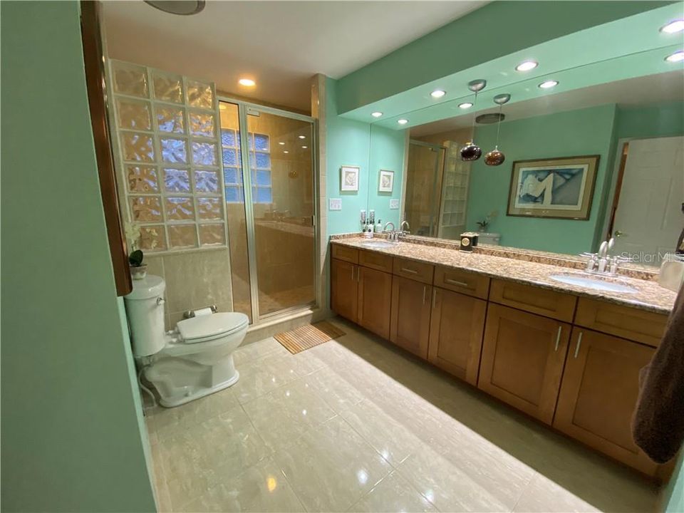 最近售出: $250,000 (3 贝兹, 2 浴室, 1465 平方英尺)