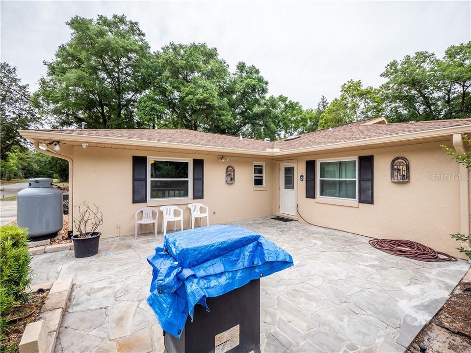 Recently Sold: $270,000 (3 beds, 2 baths, 2109 Square Feet)