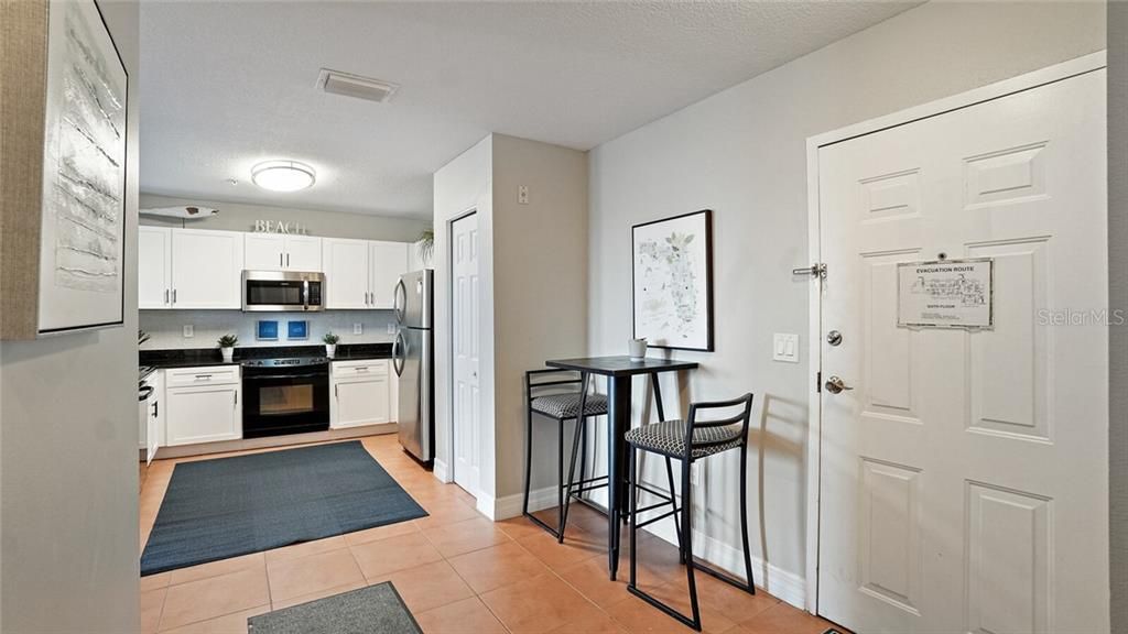 Recently Sold: $585,000 (3 beds, 2 baths, 1203 Square Feet)