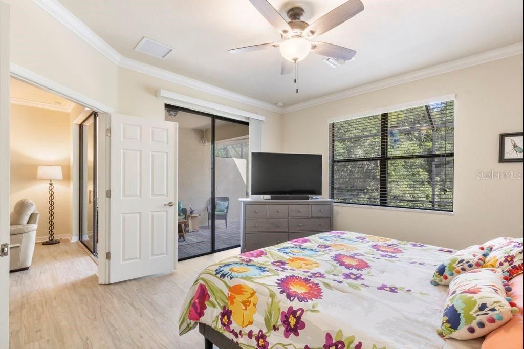 Recently Sold: $310,000 (3 beds, 2 baths, 1572 Square Feet)