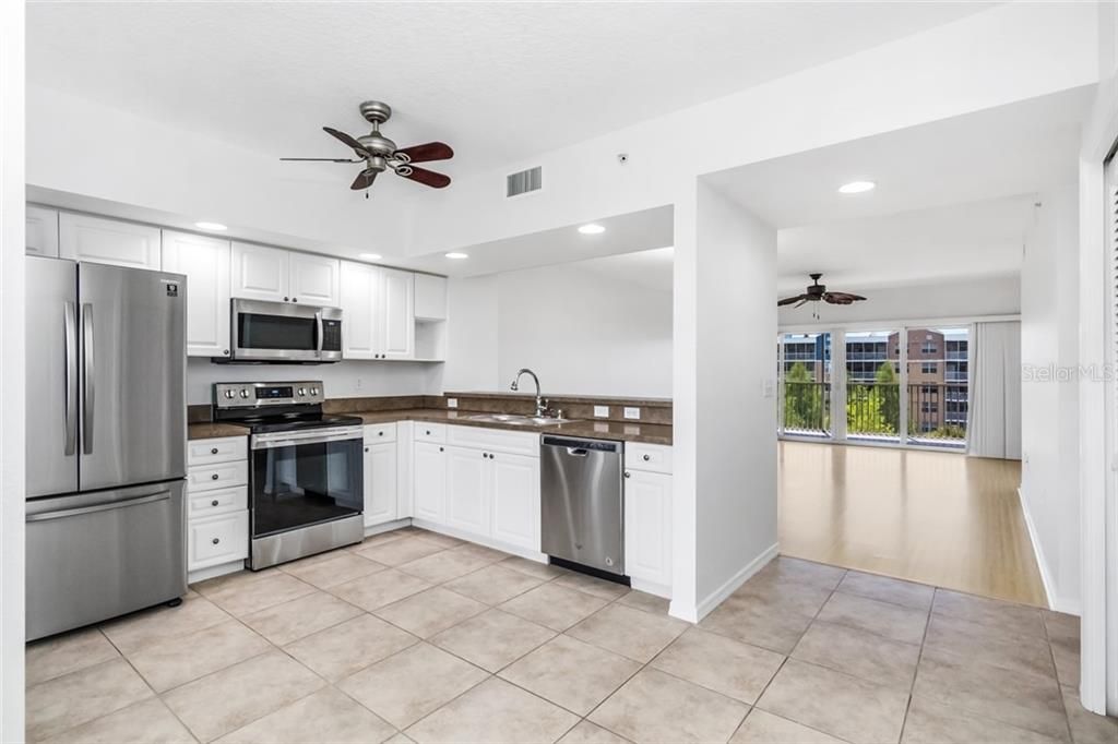 Recently Sold: $255,000 (2 beds, 2 baths, 1324 Square Feet)