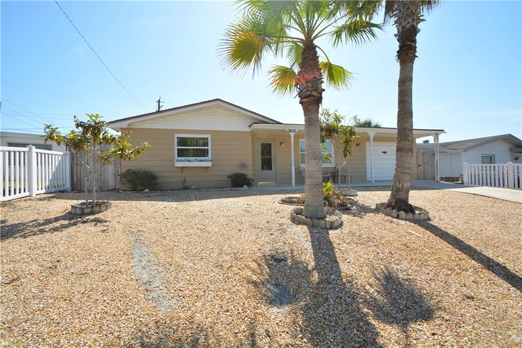 Recently Sold: $175,000 (2 beds, 2 baths, 988 Square Feet)