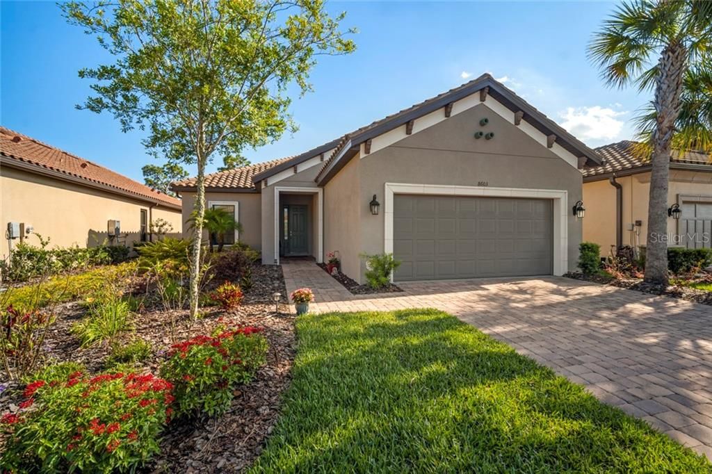 Recently Sold: $450,000 (3 beds, 2 baths, 2101 Square Feet)