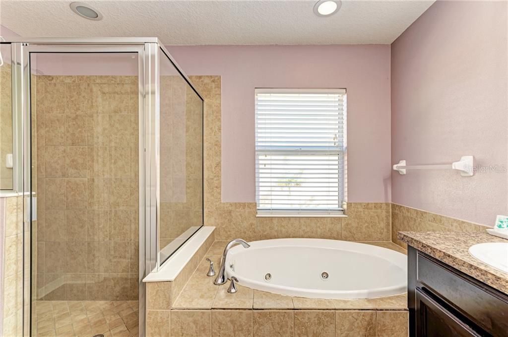 Недавно продано: $295,000 (3 спален, 2 ванн, 1449 Квадратных фут)