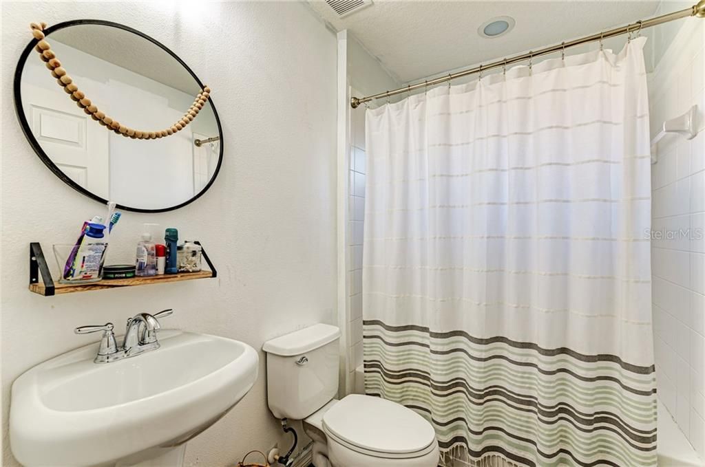 最近售出: $295,000 (3 贝兹, 2 浴室, 1449 平方英尺)