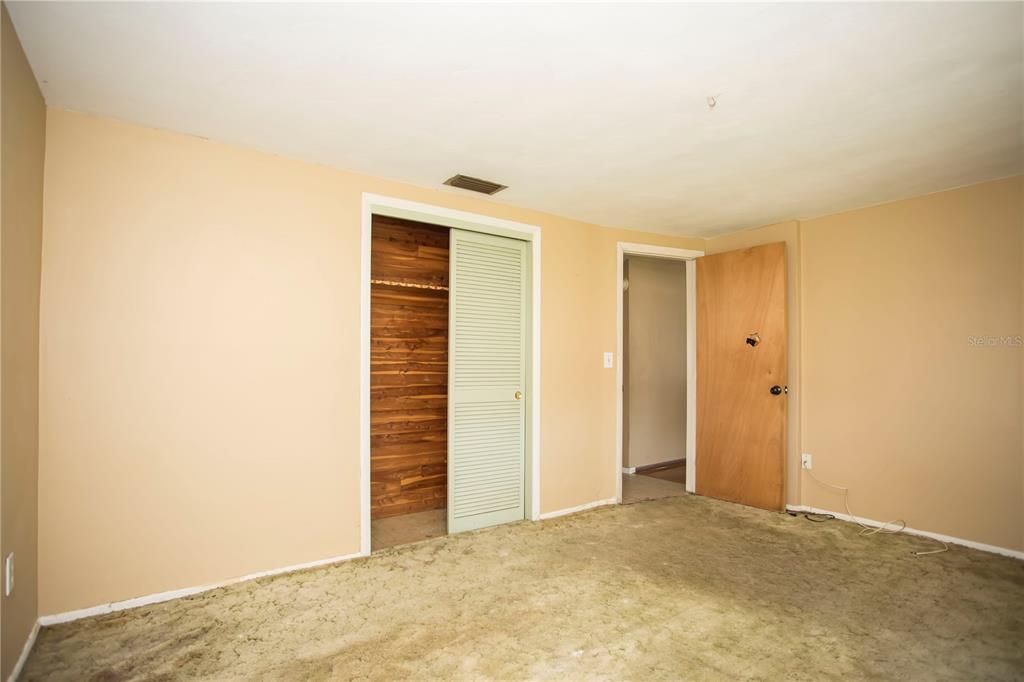 Recently Sold: $114,900 (2 beds, 1 baths, 872 Square Feet)