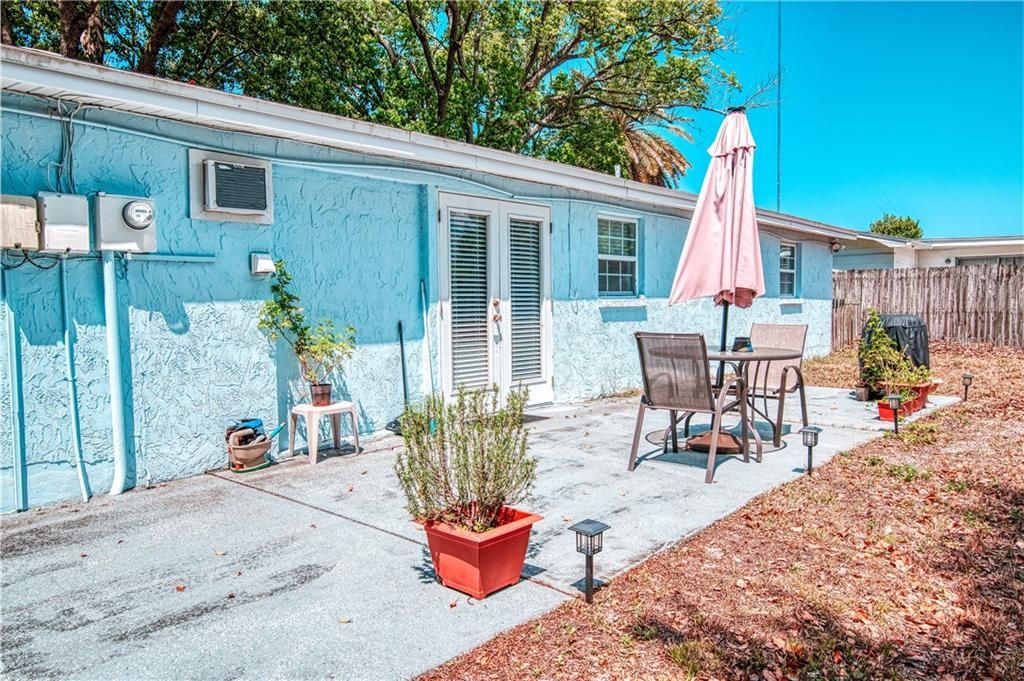 Recently Sold: $174,900 (2 beds, 1 baths, 1128 Square Feet)