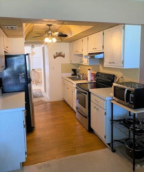 Recently Sold: $119,000 (1 beds, 1 baths, 930 Square Feet)