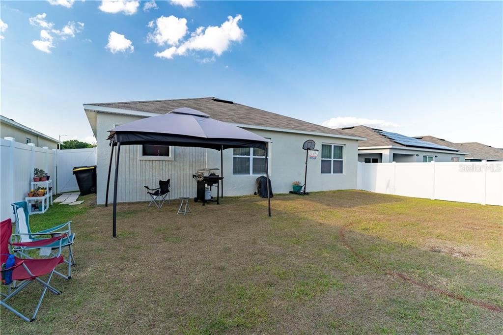 Recently Sold: $265,000 (4 beds, 2 baths, 1828 Square Feet)