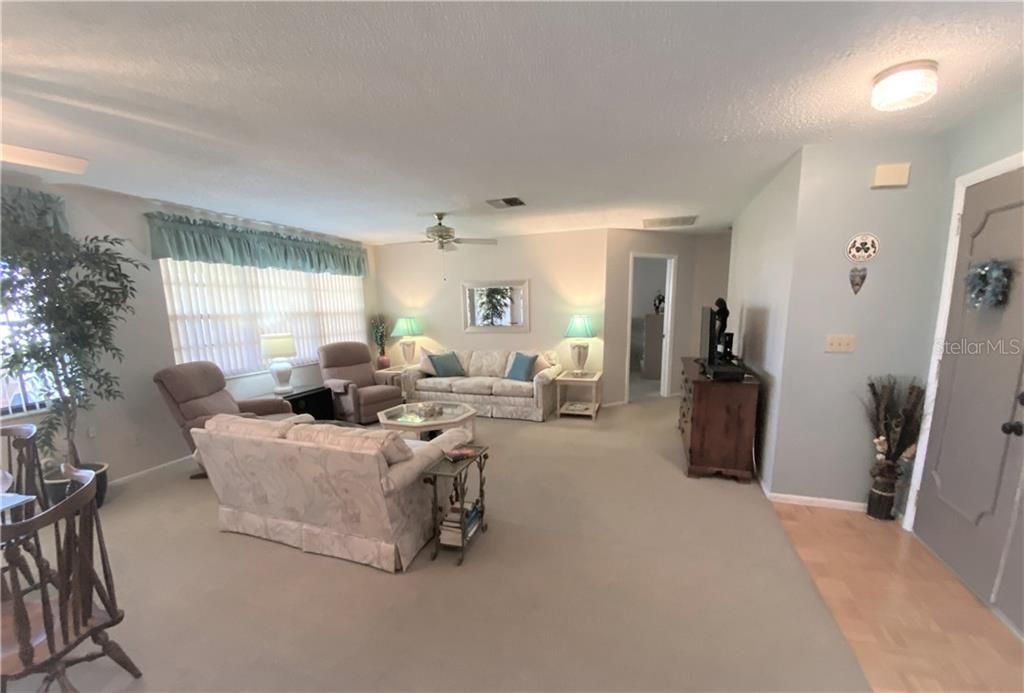 Recently Sold: $275,000 (2 beds, 2 baths, 1230 Square Feet)