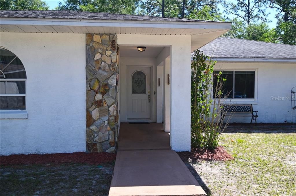 Recently Sold: $249,900 (3 beds, 2 baths, 1556 Square Feet)