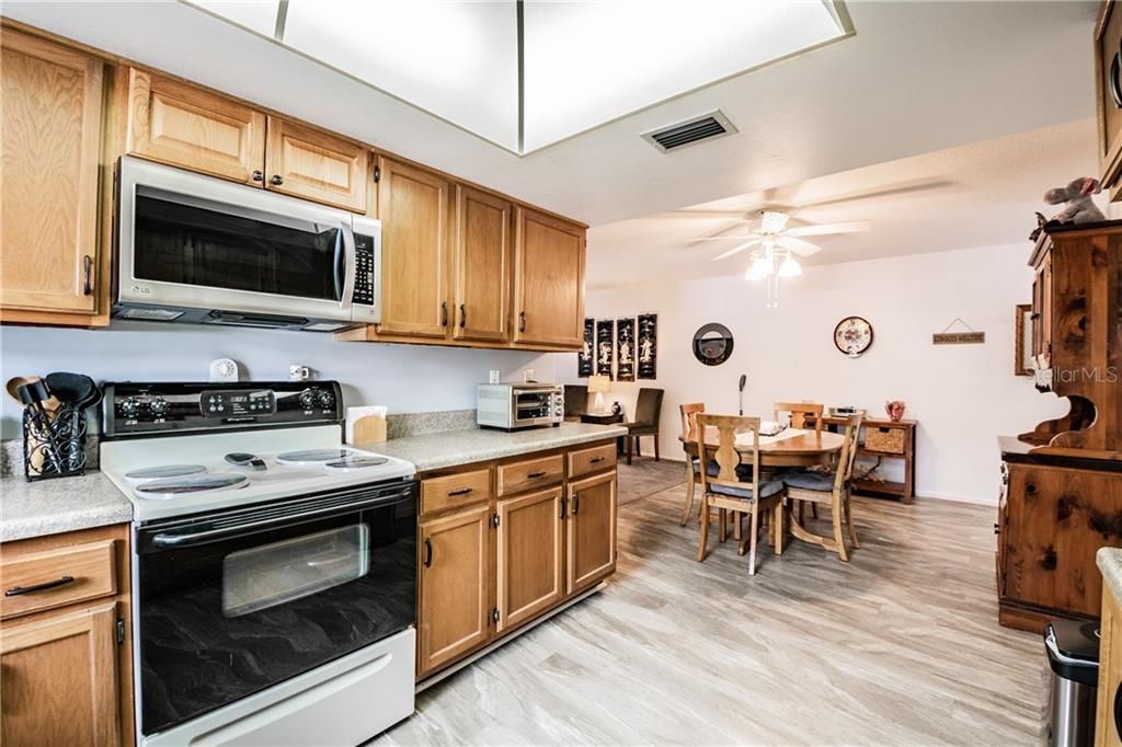 Recently Sold: $88,000 (2 beds, 2 baths, 1251 Square Feet)