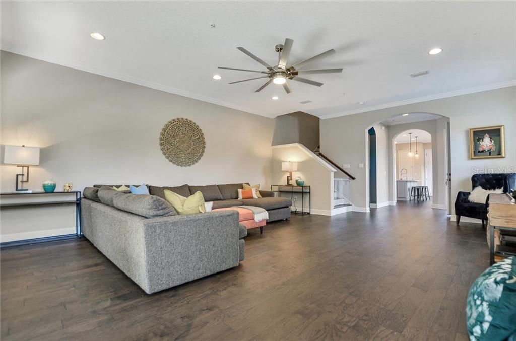 Recently Sold: $610,000 (3 beds, 2 baths, 2215 Square Feet)