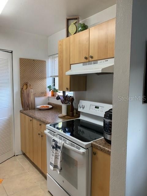Recently Sold: $105,000 (2 beds, 2 baths, 973 Square Feet)