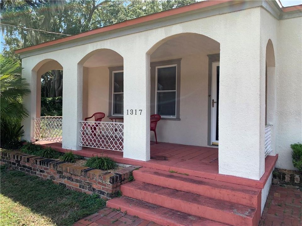 Recently Sold: $245,500 (3 beds, 2 baths, 2565 Square Feet)